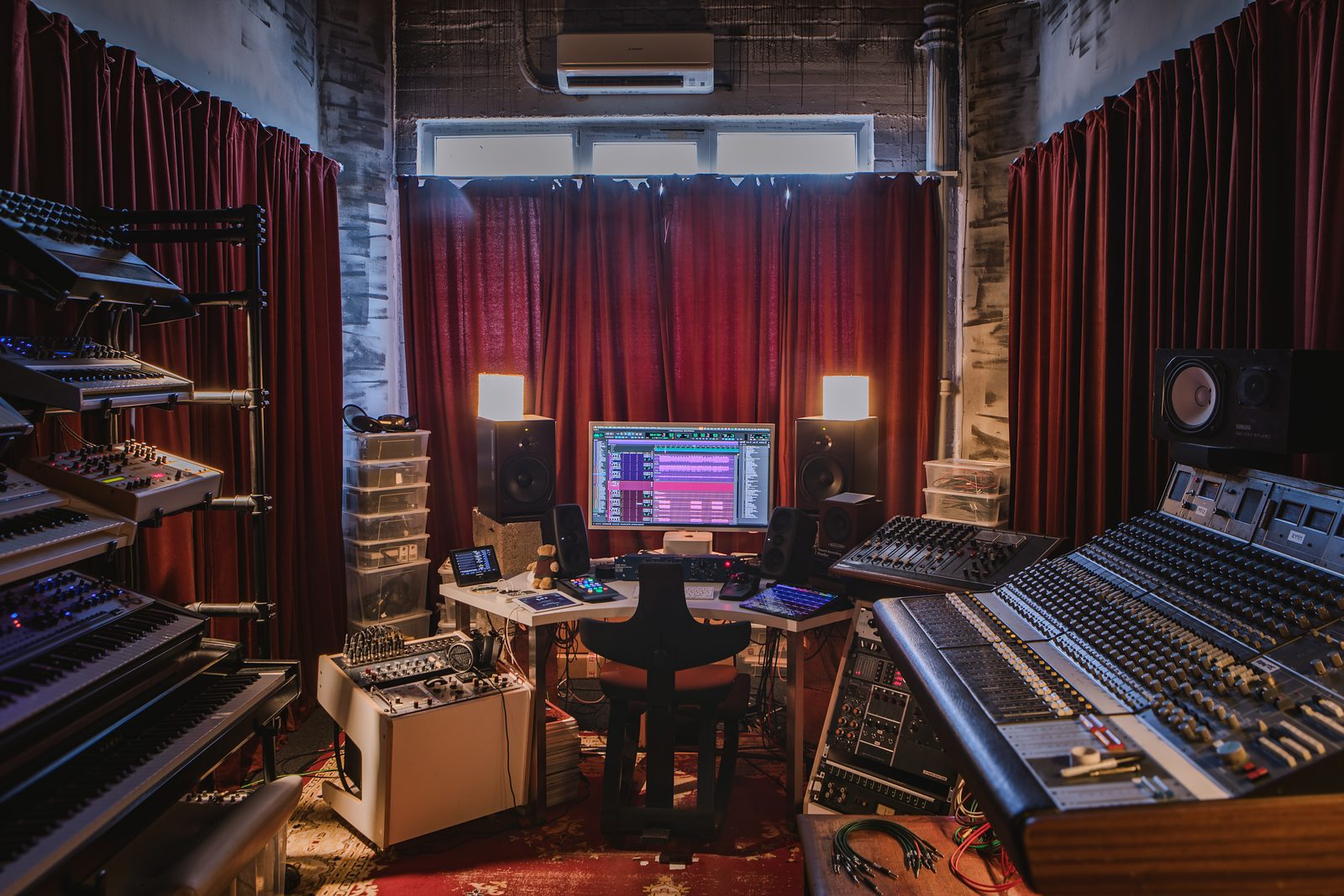 The studio, full room